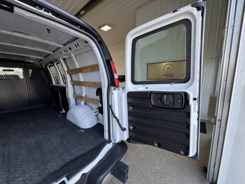 2023 GMC Savana 2500