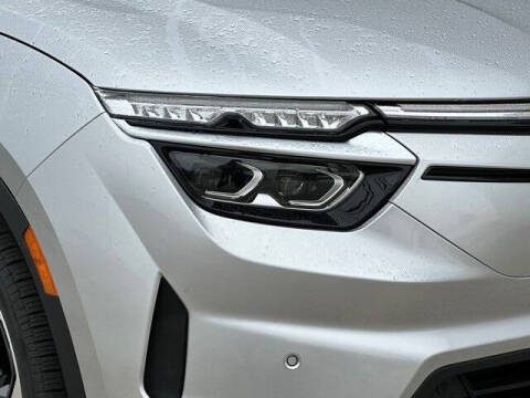 2025 VinFast VF8 Plus