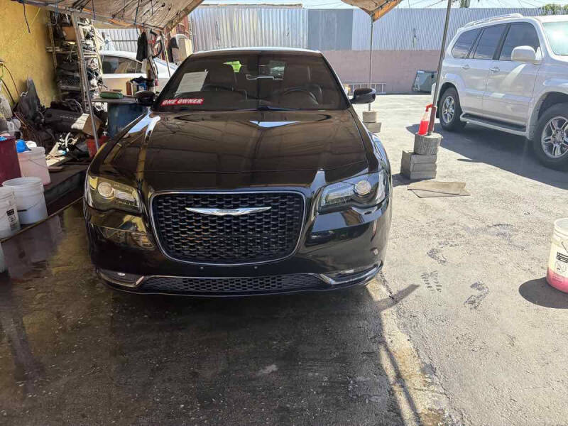 2017 Chrysler 300