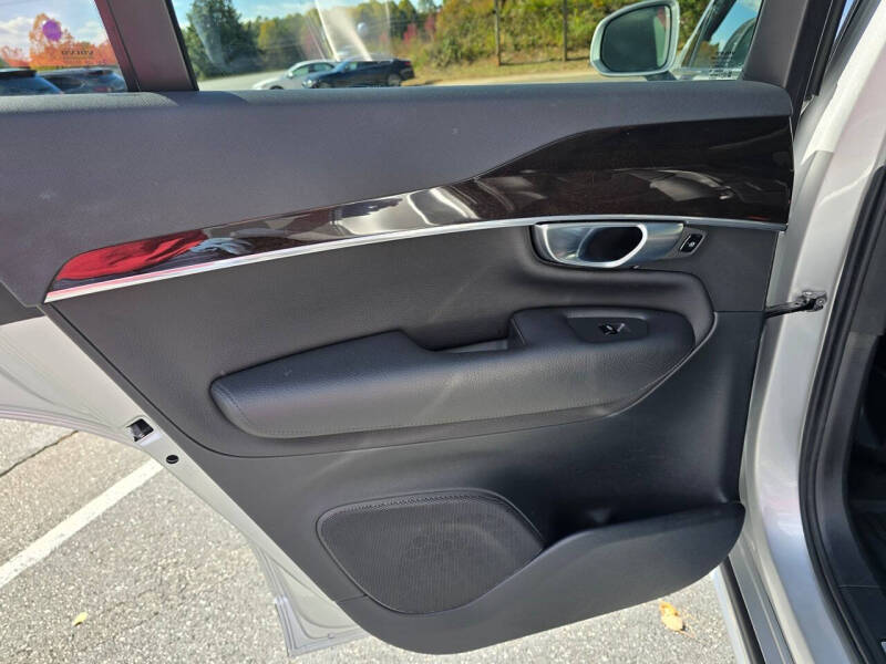 2019 Volvo XC90 T6 Momentum