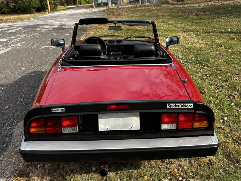 1988 Alfa Romeo Spider Veloce