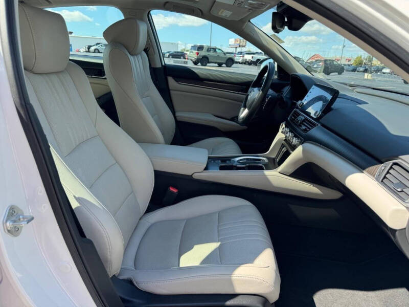 2022 Honda Accord Hybrid Touring