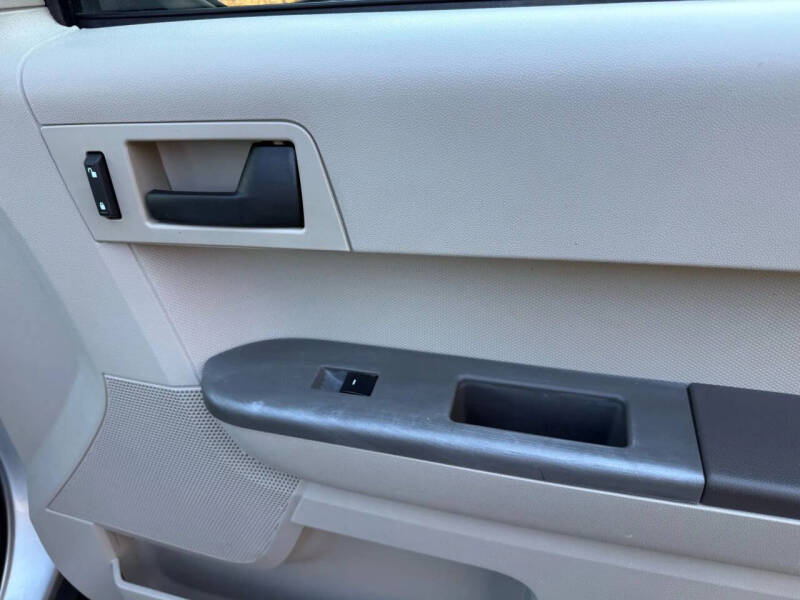 2011 Ford Escape XLS