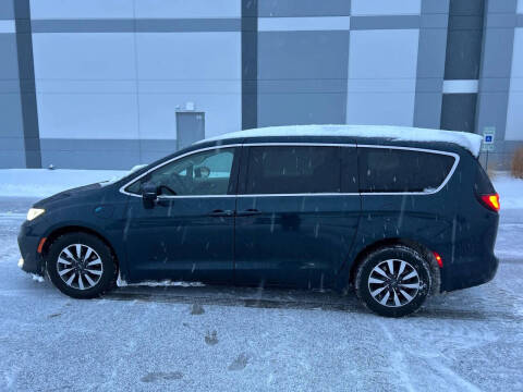 2022 Chrysler Pacifica Hybrid Touring L