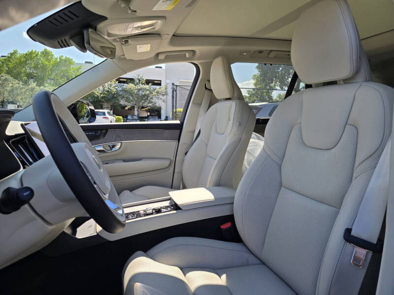 2026 Volvo XC90 B6 Ultra Dark 7P