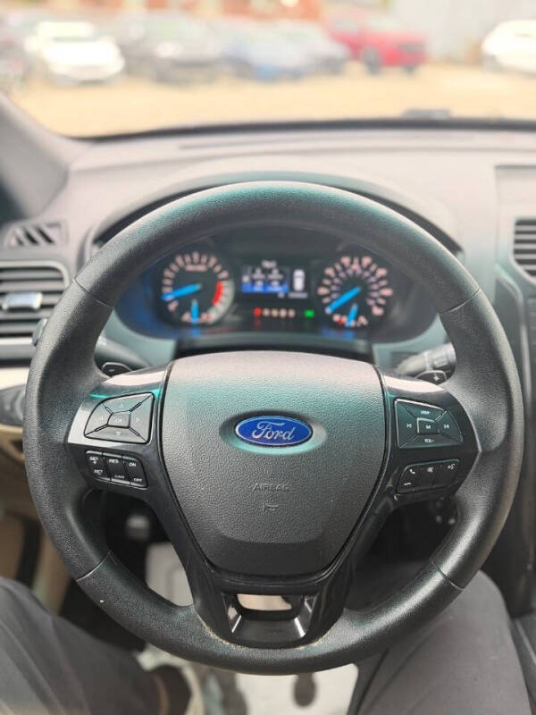 2016 Ford Explorer