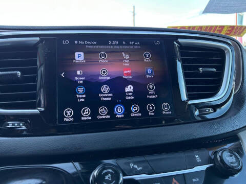 2017 Chrysler Pacifica Touring-L Plus