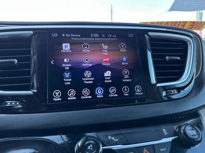 2017 Chrysler Pacifica Touring-L Plus