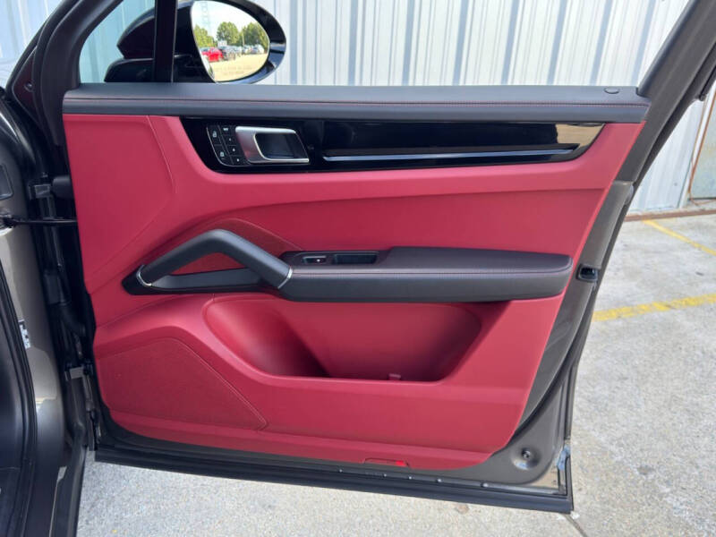 2023 Porsche Cayenne