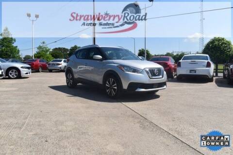 2020 Nissan Kicks for sale at Strawberry Road Auto Sales in Pasadena TX