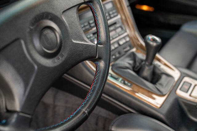 1994 BMW 850 CSi 18