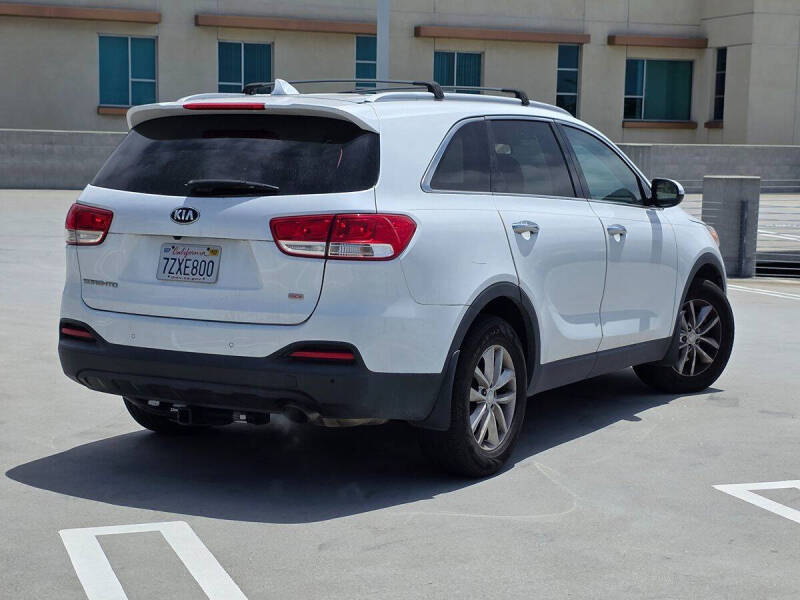 2017 Kia Sorento LX