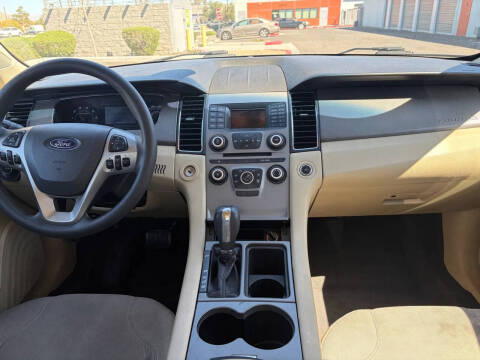 2017 Ford Taurus SE