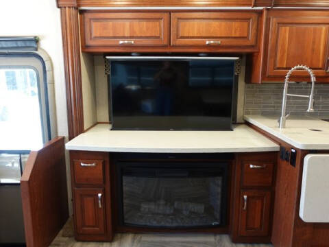 2018 Freightliner M2 106