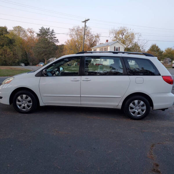 2009 Toyota Sienna CE 7-Passenger