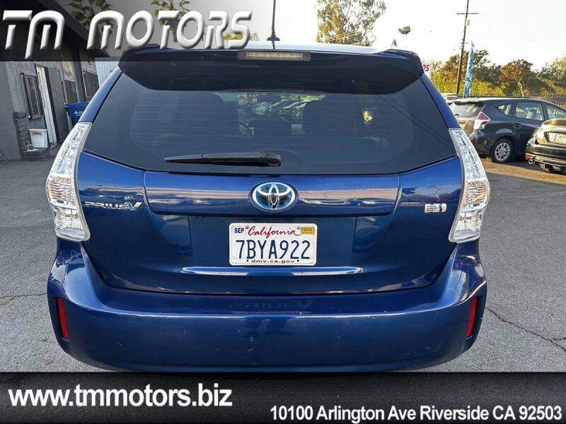 2013 Toyota Prius v Three