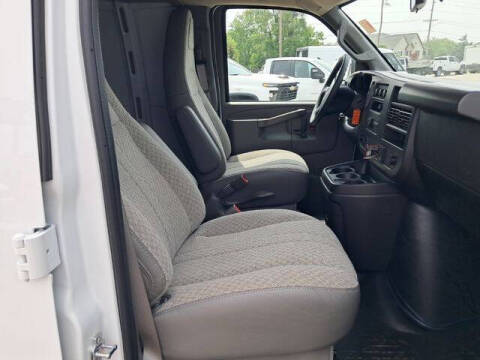 2025 Chevrolet Express 3500