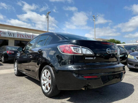 2013 Mazda MAZDA3 i SV