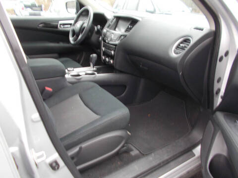 2017 Nissan Pathfinder SV