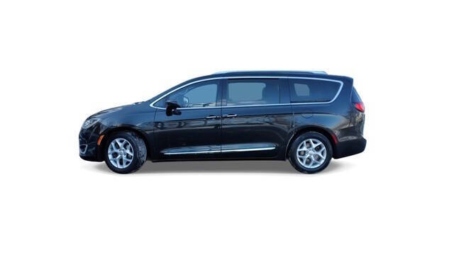 2017 Chrysler Pacifica for sale at Bowman Auto Center in Clarkston, MI