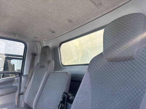 2015 Isuzu NRR 24FT Box Van