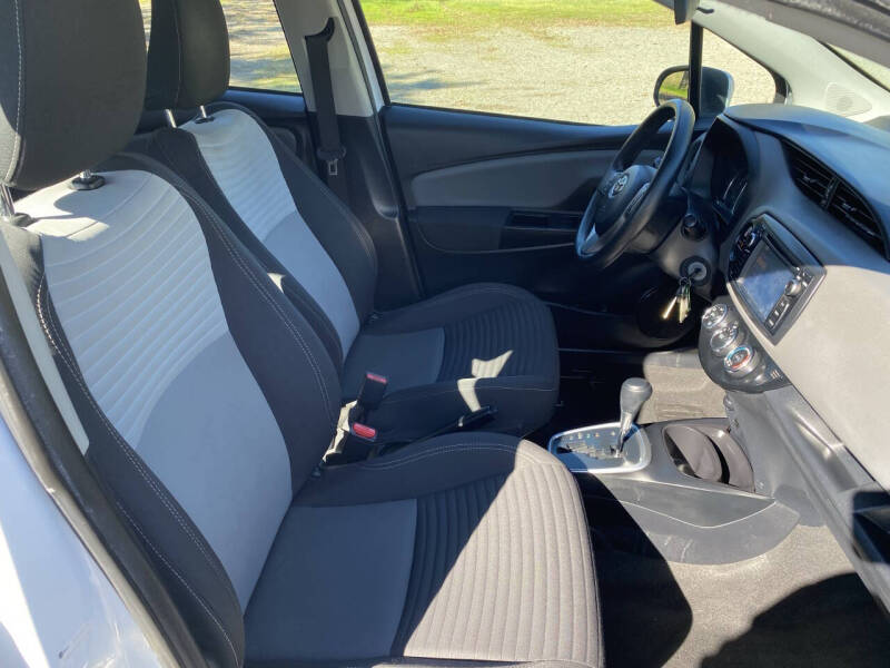 2018 Toyota Yaris 5-Door LE