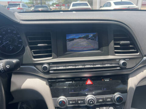 2020 Hyundai Elantra SE