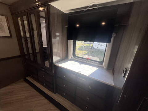 2020 Holiday Rambler Invicta