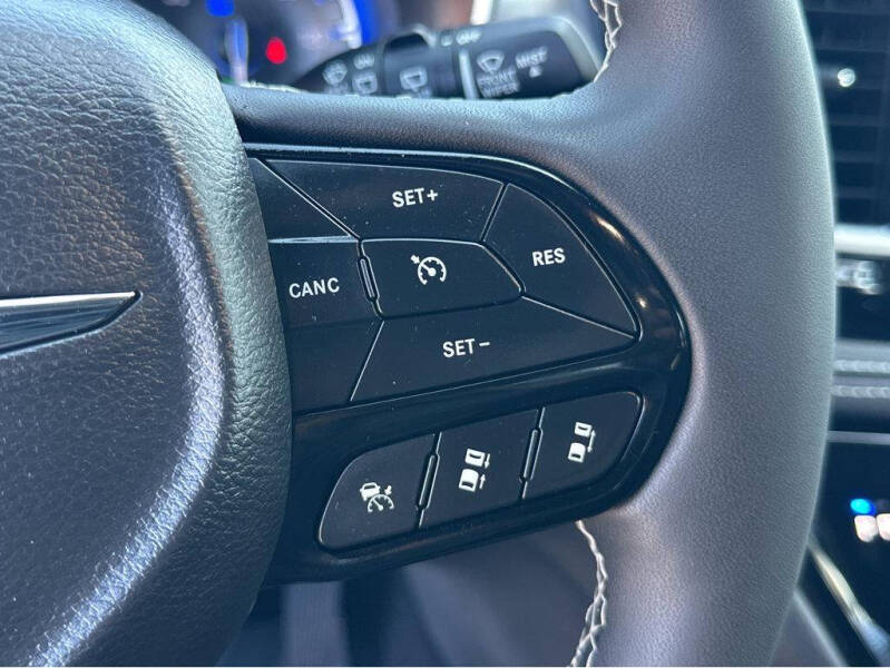 2024 Chrysler Pacifica Touring