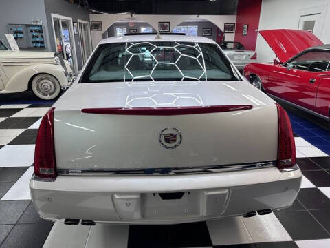 2011 Cadillac DTS Luxury Collection