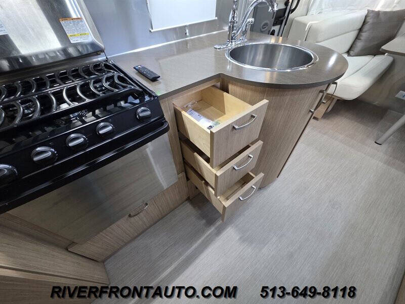 2018 Airstream Flying Cloud 25FB