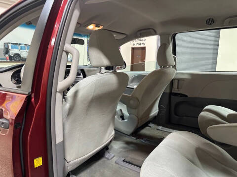 2012 Toyota Sienna