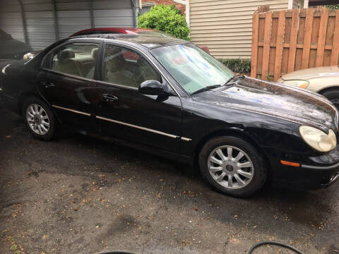 2005 Kia Amanti for sale at HESSCars.com in Charlotte NC
