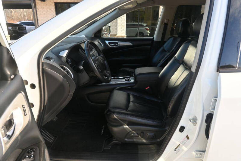 2020 Nissan Pathfinder SL