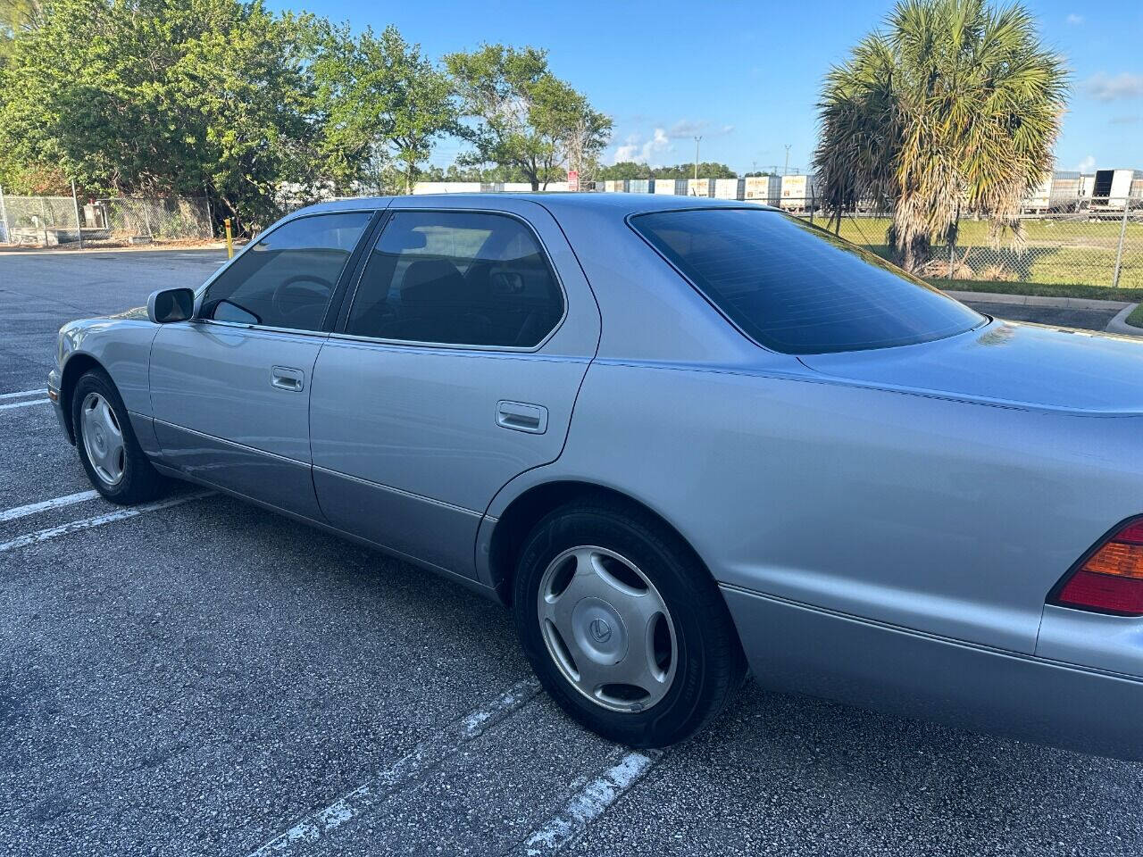 1998 Lexus LS 400  - $7,900