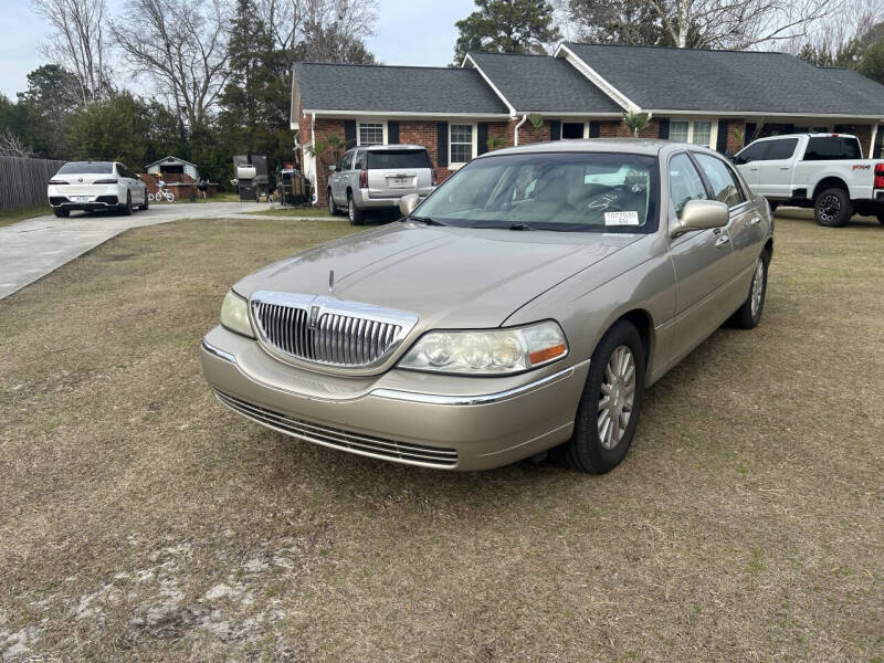 2004 Lincoln Town Car for sale at County Line Car Sales Inc. in Delco NC