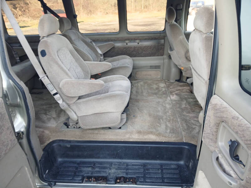 2001 Chevrolet Express G1500 LT