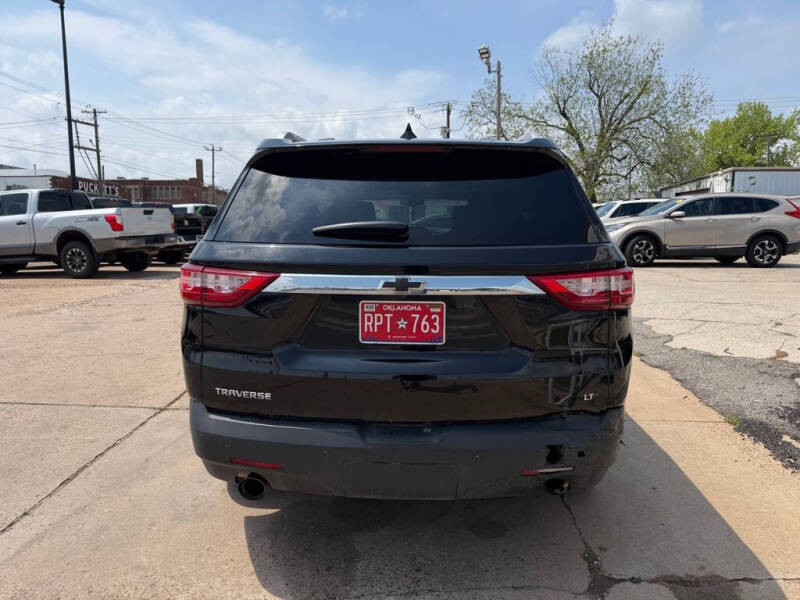 2018 Chevrolet Traverse LT Cloth