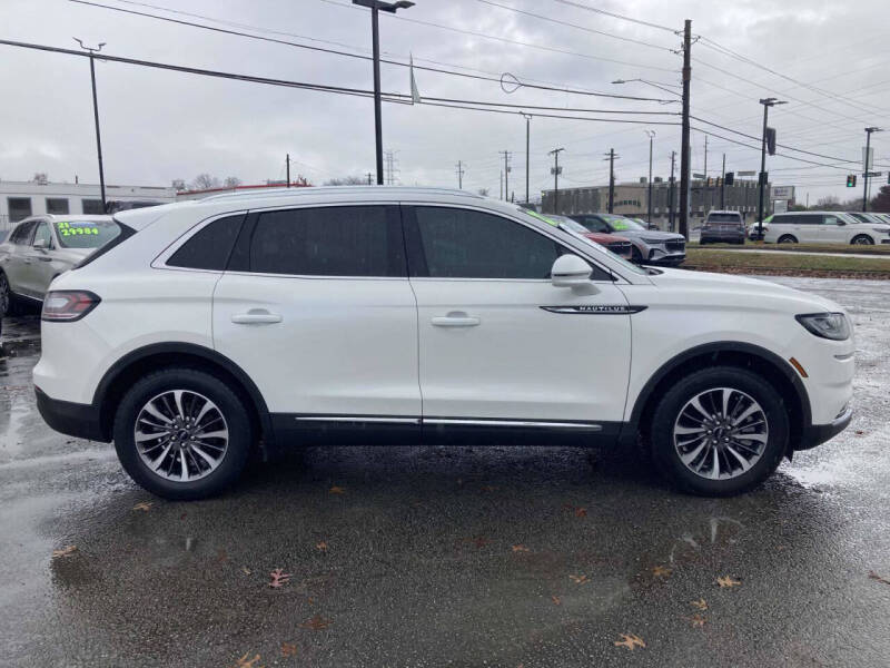 2022 Lincoln Nautilus Standard