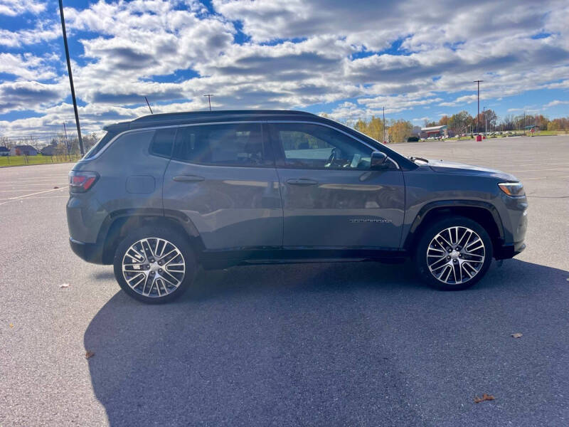 2022 Jeep Compass Limited photo 6