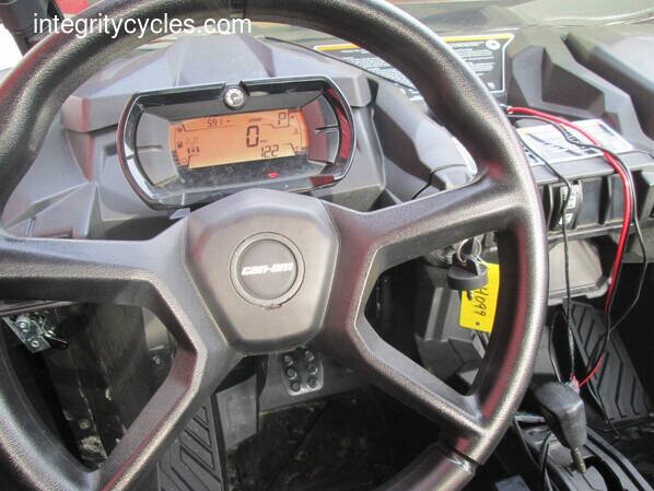 2023 Can-Am MAVERICK 700 DPS