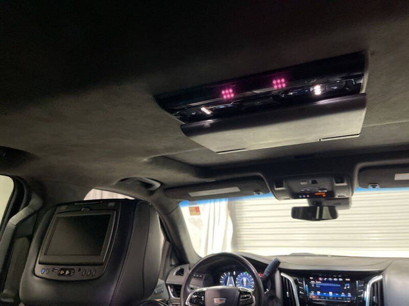2019 Cadillac Escalade Platinum