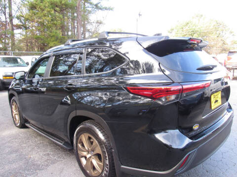 2023 Toyota Highlander Hybrid Bronze Edition