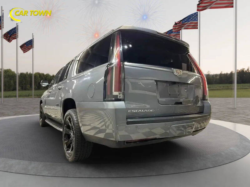 2018 Cadillac Escalade ESV Luxury