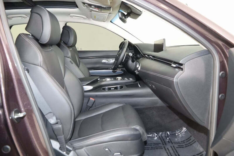 2022 Genesis GV70 2.5T Standard