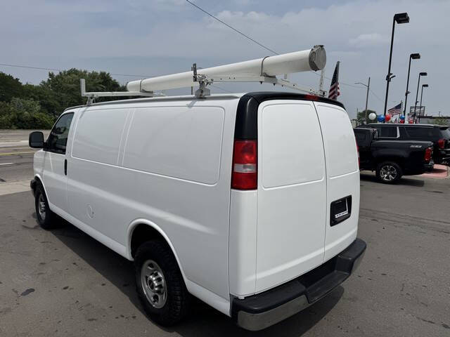 2020 GMC Savana 2500