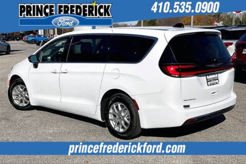 2024 Chrysler Pacifica Touring L
