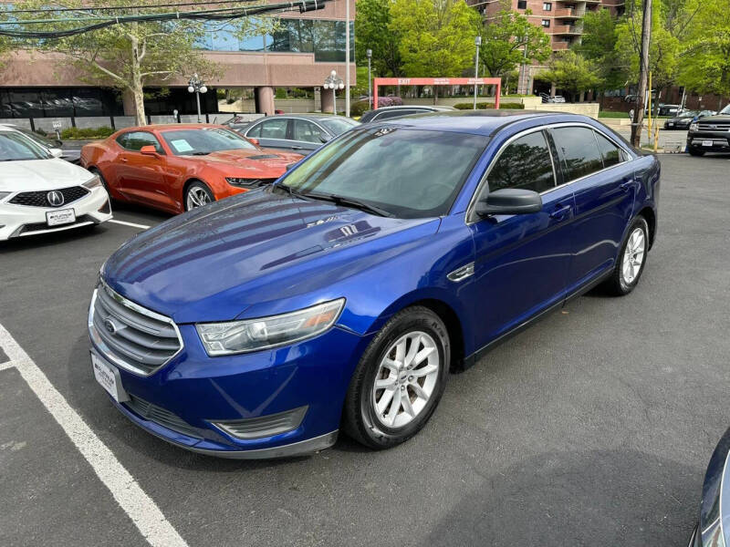 2013 Ford Taurus SE