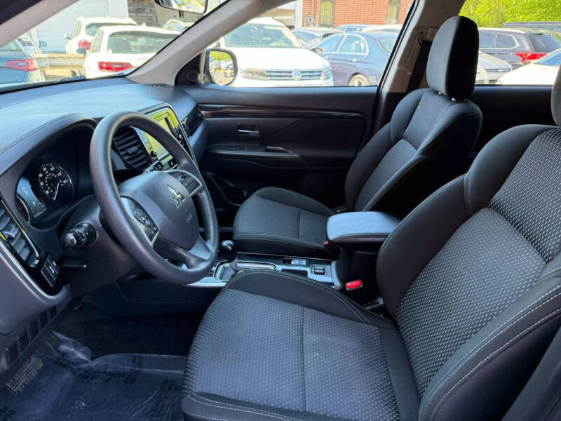 2019 Mitsubishi Outlander ES