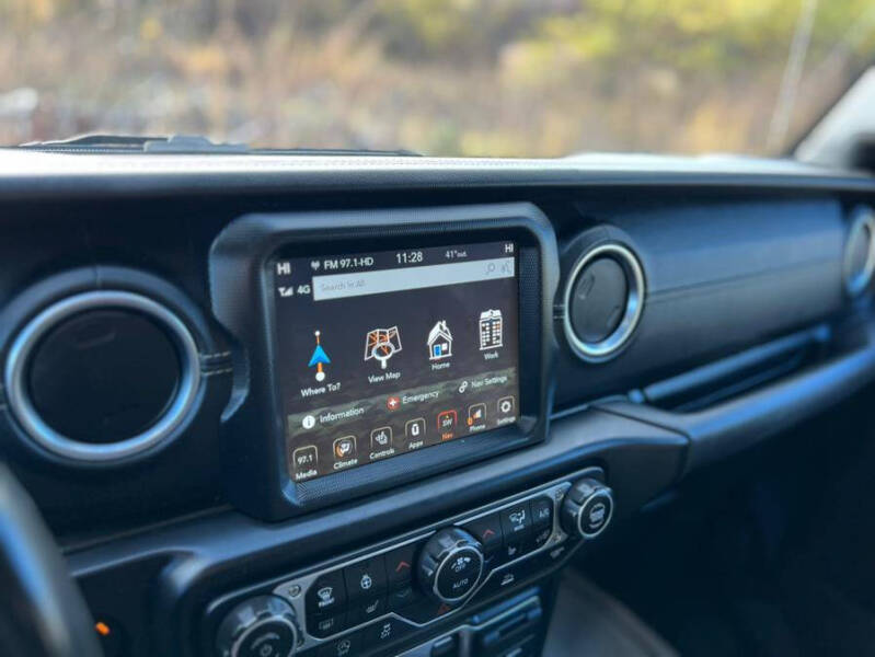 2022 Jeep Gladiator Overland